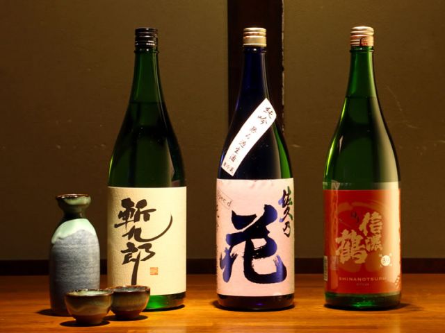 《信州の日本酒とワイン》
日本で２番目に酒蔵が多い県！夕食の際にご提供していただきます。