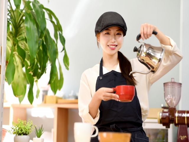 カフェでのお仕事！
