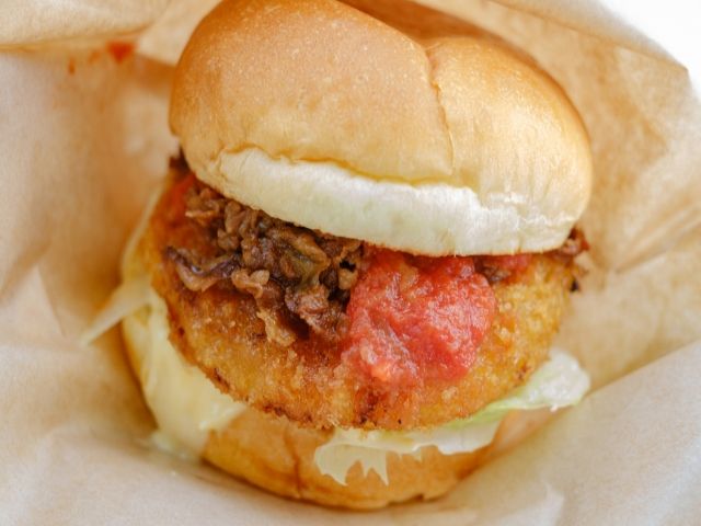 淡路島名物「淡路島バーガー」召し上がれ～♪