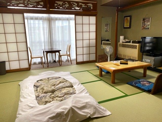 客室寮、大浴場もご利用可能！エアコン付き！