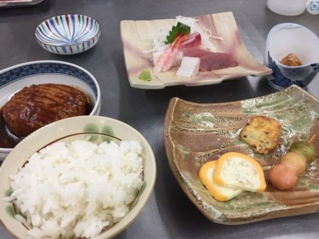 美味しい賄付きです