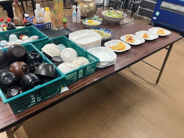 毎日美味しいまかないが無料!!
この日はオムライスとビーフシチューでした♪