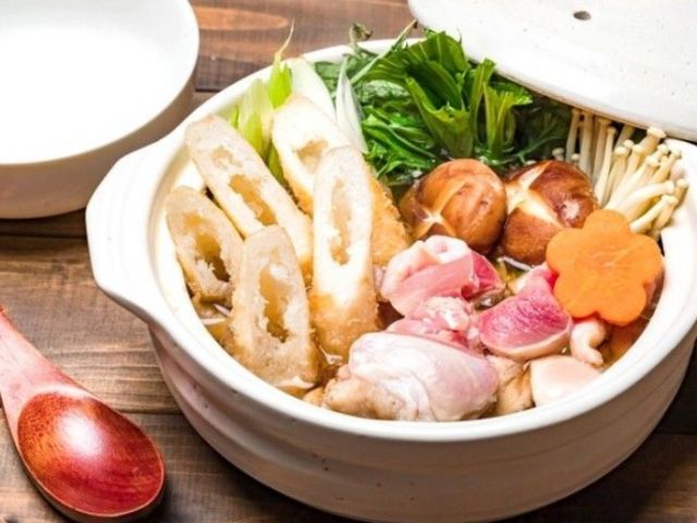 秋田の郷土料理「きりたんぽ鍋」。心も身体もあったまります♪