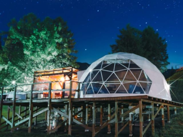雪景色から変わりグリーンシーズンは避暑地になります。
星空が綺麗に見えますよ！