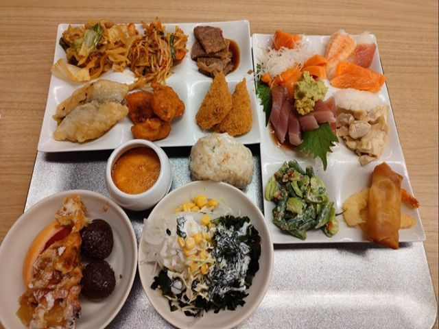 毎日バイキングの残りをいただけます！
美味しいと評判ですよ～☆