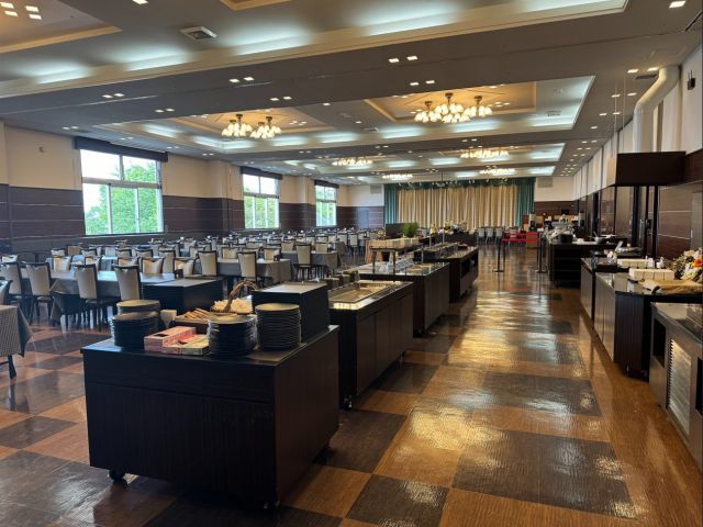 ご就業いただく食事会場の様子です。