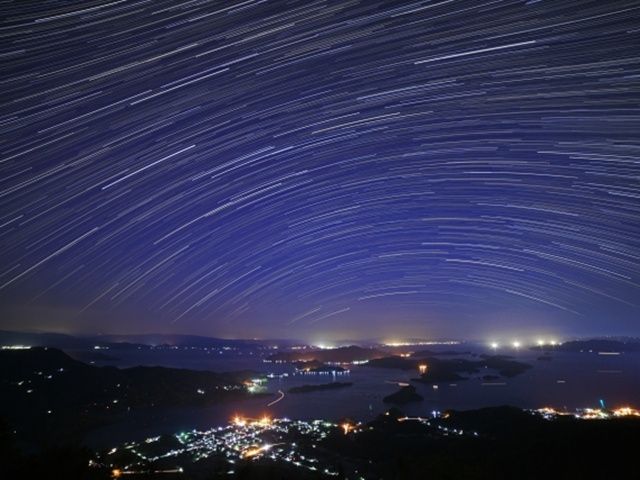 満天の星空。空気が澄んでおり天の川・大三角形など様々な星を眺めることができます。