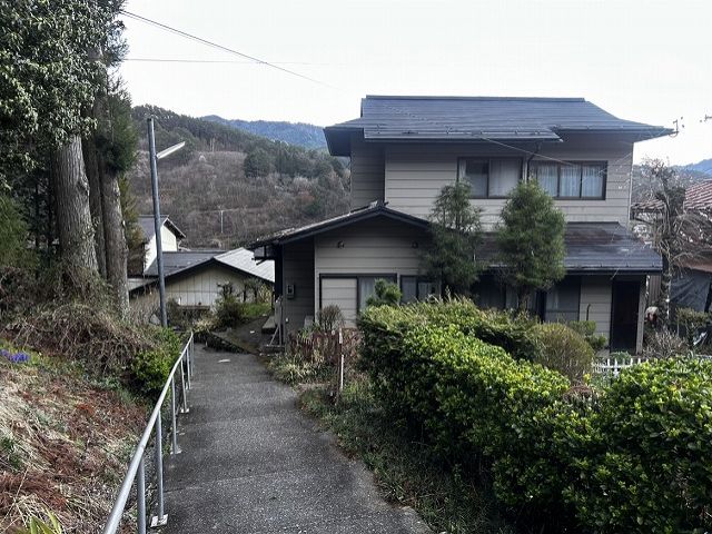 男性寮は車で15分ほどとなります