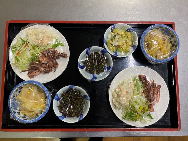 客室寮、賄い付き、温泉ご利用可能！
