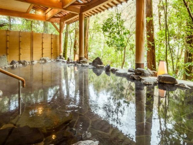 温泉も入れます！泉質最高な温泉を毎日楽しみましょう！