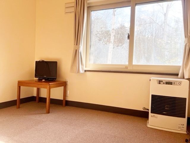 【男性寮参考写真】寮はホテルのすぐ近くで個室利用が出来ます！
