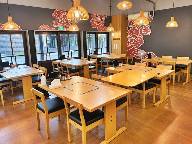 明るい内装です！冬は海外のお客様で賑わいます！