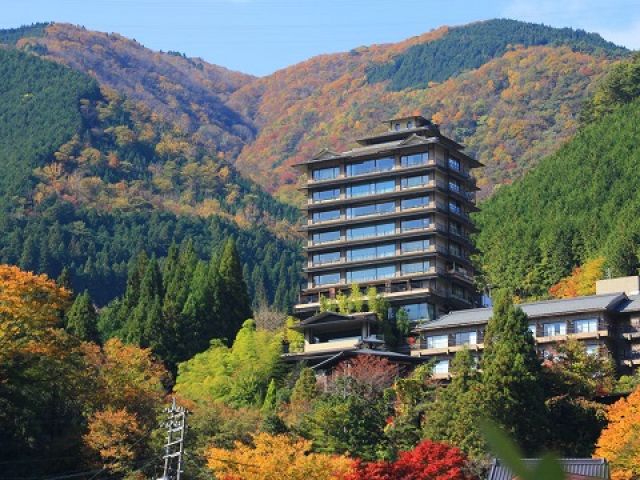 下呂を一望できる高級旅館◇
接客を学びたい方にもおすすめです