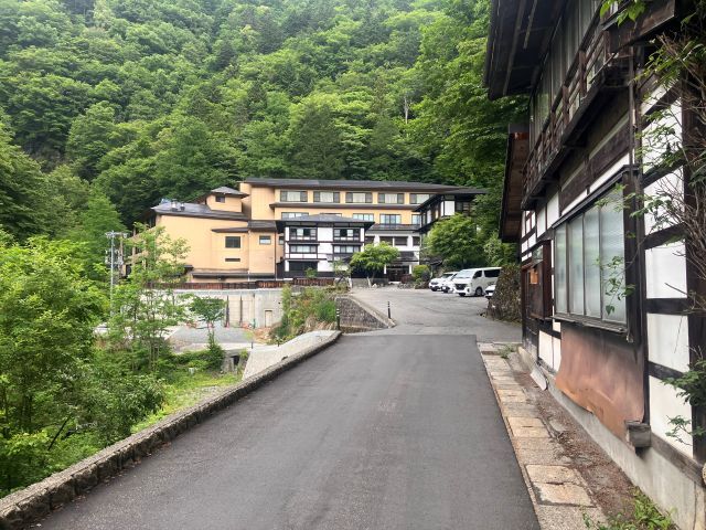 秘湯の温泉地【白骨温泉】静かな山の中の担当おすすめの温泉地です。