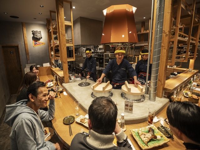 昼は定食屋、夜は居酒屋！