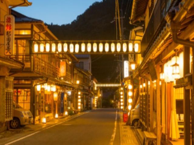 夜の雰囲気！エモい雰囲気が漂ってます！