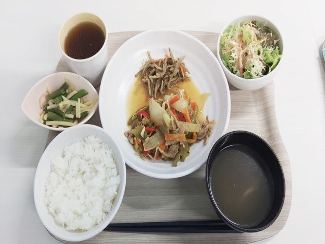 従業員食堂完備