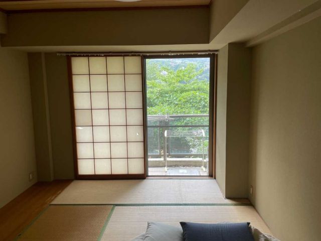 住まいは畳の部屋付き！落ち着いた空間で箱根の景色を味わってください！！