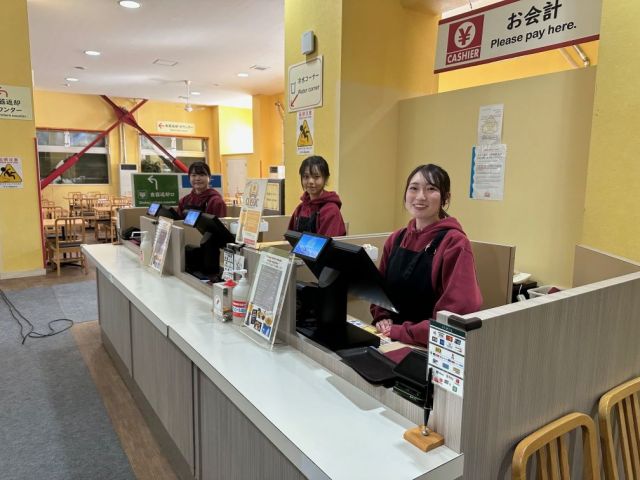 レストランはいくつかあり、配属先は赴任後に決まります