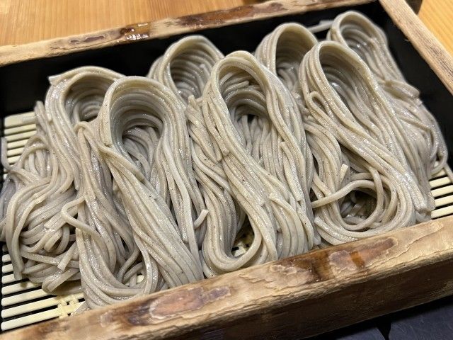 新潟の「へぎそば」はつるつるとしたのどごしとコシの強さが特徴♪
グルメも楽しめます！