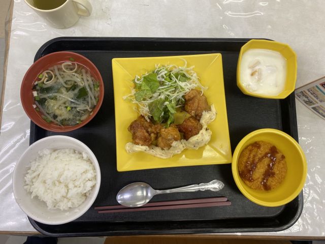 メイン3種類から選べる食堂利用！
美味しく・暖かく・好みに合わせて食べれます！