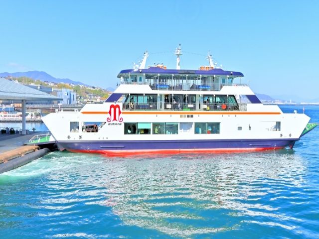フェリーで宮島へレッツゴー！