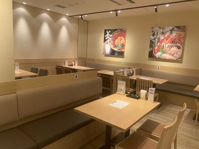 綺麗な内装です！観光シーズンは非常に賑わいます♪