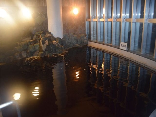 素敵な温泉に入り放題です！サウナ、露天風呂もついています！