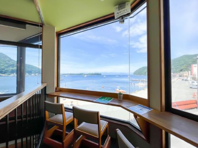 西伊豆の海の近くのお店です！