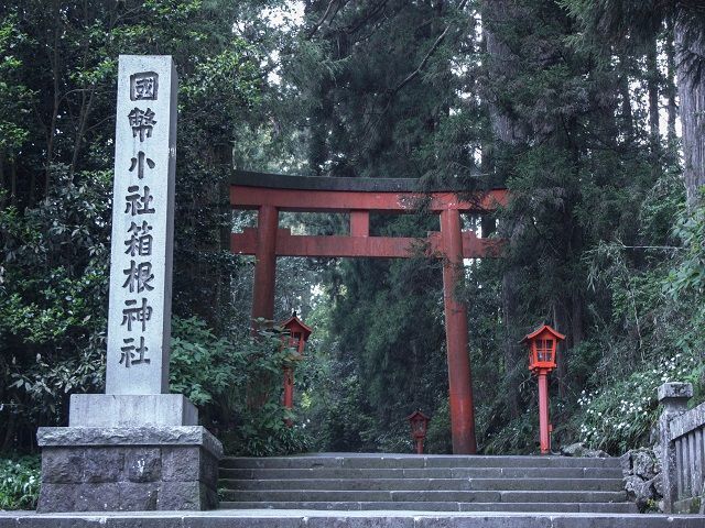 パワースポット巡りも欠かせません！