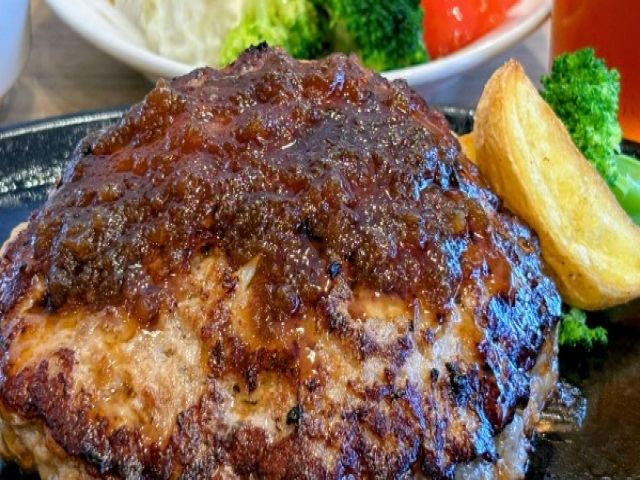 ステーキ・ハンバーグレストランでのお仕事です！