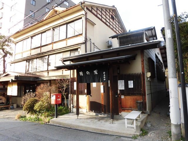 山のふもとに出ていただくと温泉街が広がり、温泉巡りもできます☆