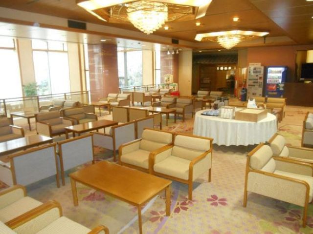 草津内でも規模が大きく、人気なホテルでの、ホールのお仕事です！