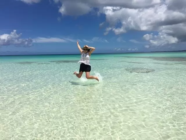 白い砂浜！！青い海！！小浜島の綺麗な海！！