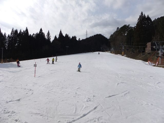 スキー場で働く醍醐味とは、気軽にイベントに参加することと【好きなときに滑る】こと！
