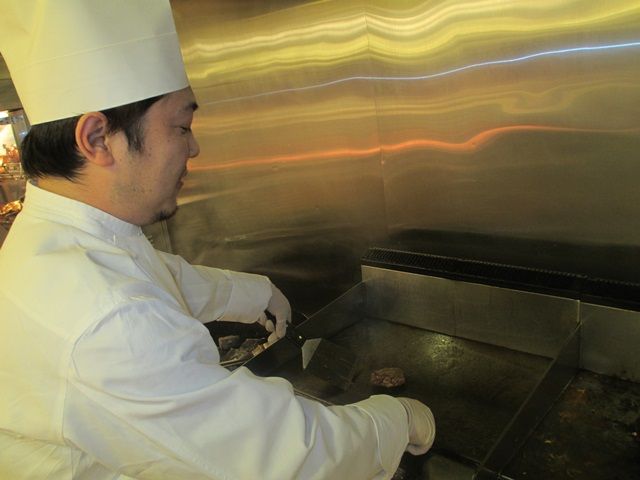 稚内の有名ホテルで洋食調理！