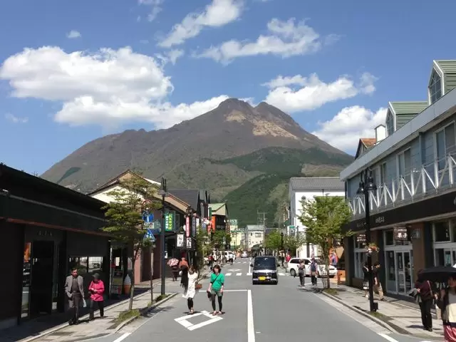 人気の温泉地「湯布院」生活に便利な温泉地って知ってましたか？