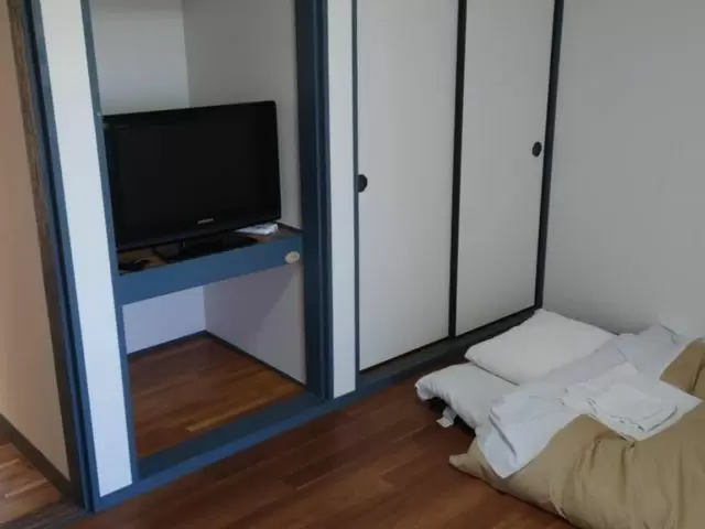 大人気の個室寮です。徒歩圏内のため通勤もラクラクです。お風呂は大浴場を利用いただけます。