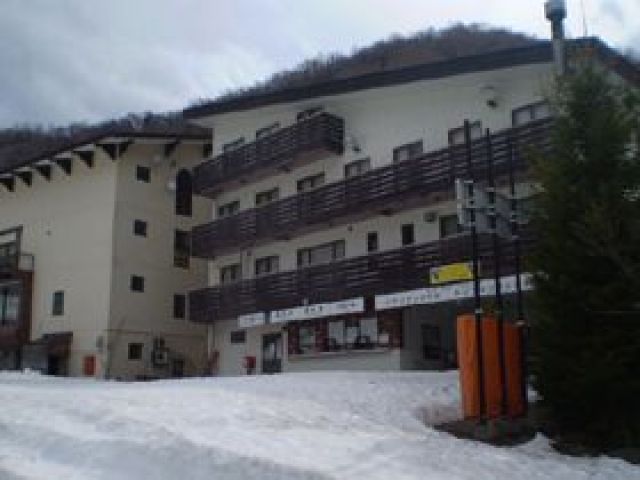 スキー場が目の前のホテルです！