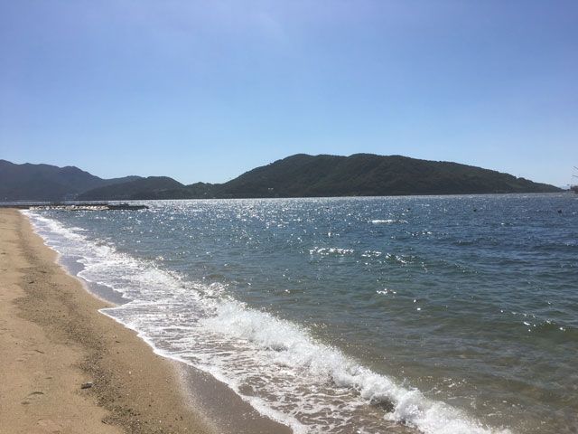 近くにはビーチが広がります♪