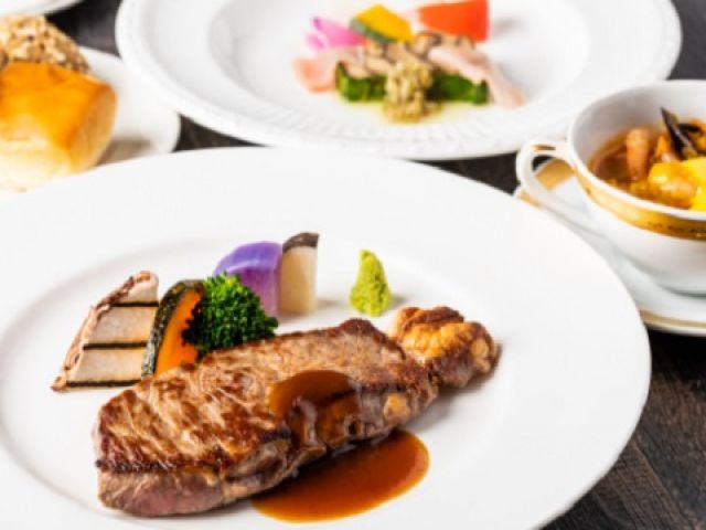 配属のレストランはいくつか有☆洋食・和食・シーサイドテラスの御仕事です☆