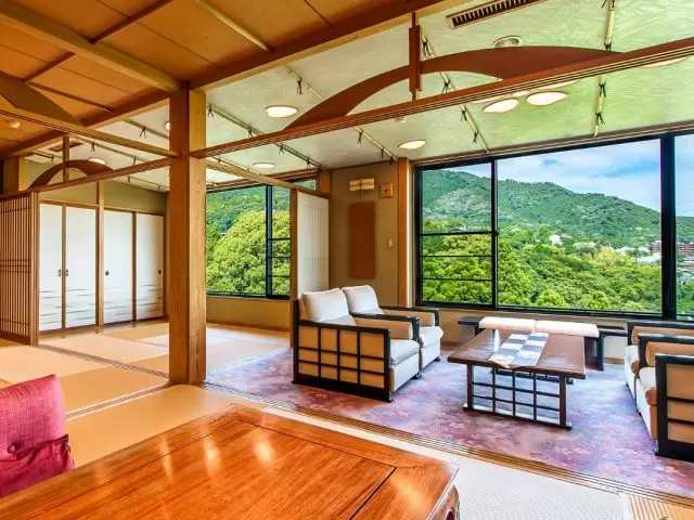 湯河原にある、素敵な旅館でのお仕事です。