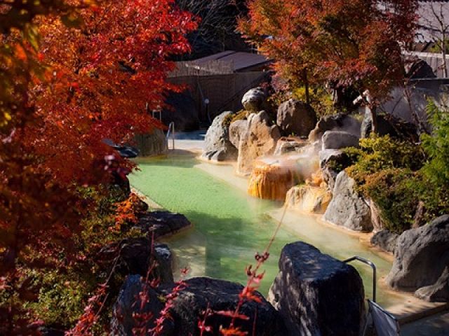 温泉の種類も豊富で色々な温泉に入れます!!勤務後の露天風呂は本当に解放感あって最高です!!