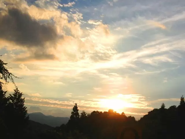 燃えるような夕日。満天の星空。リゾートバイトでしか見れない景色はココにあります。