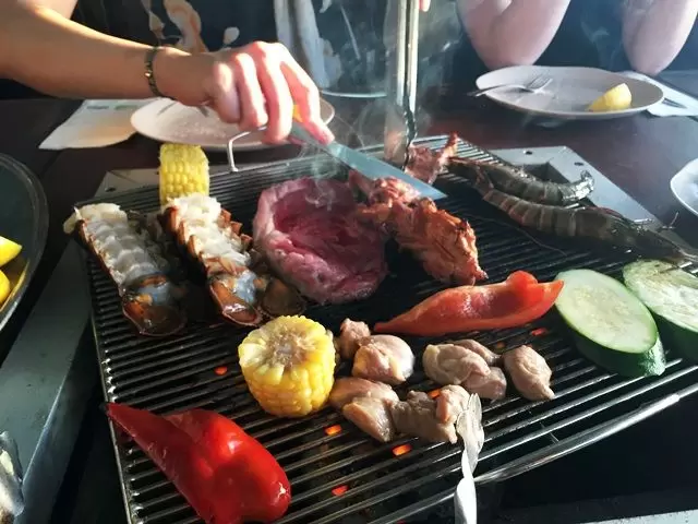 夏は海を見ながらのＢＢＱ！山の幸も豊富で魅力的な食がたくさん。