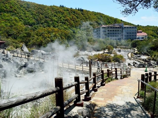 雲仙地獄。新旧のミックスカルチャーを味わえます。