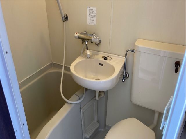 水回りはこんな感じです☆Wi-Fi完備・部屋内に洗面所・洗濯機があるので便利です！