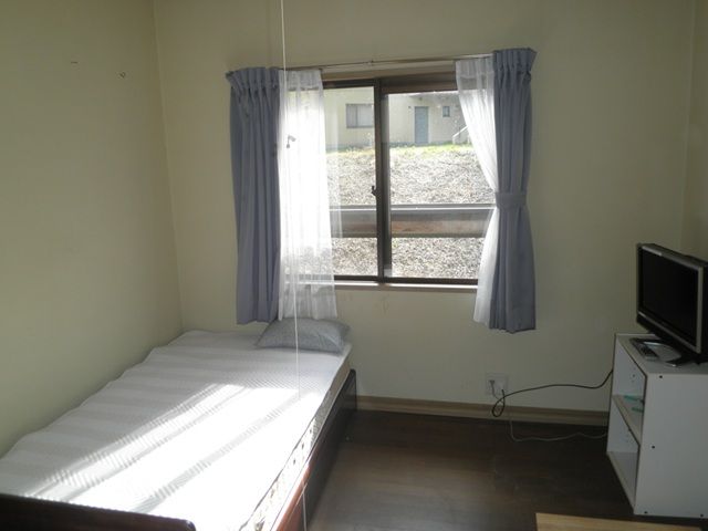 お部屋はこんな感じ◇
Wi-Fiもあり、お客様用の大浴場が使えます!!