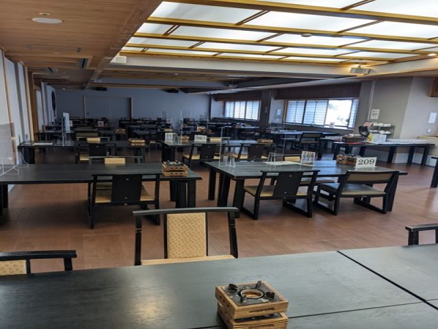 職場はこんな感じで仲居と違いますよ～♪