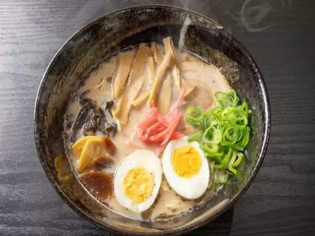 豚骨ラーメンも欠かせませんよね！！